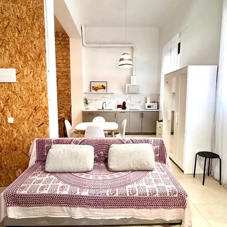 Soho Boho Apartments - With Sunny Rooftop Terrace And Fiber Optic Internet-2